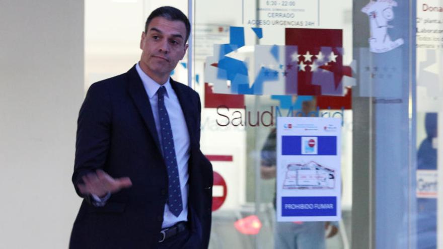 Pedro Sánchez, a la salida del hospital tras visitar a Rubalcaba este jueves