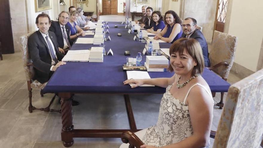 Imagen de archivo del primer Consell de Govern.