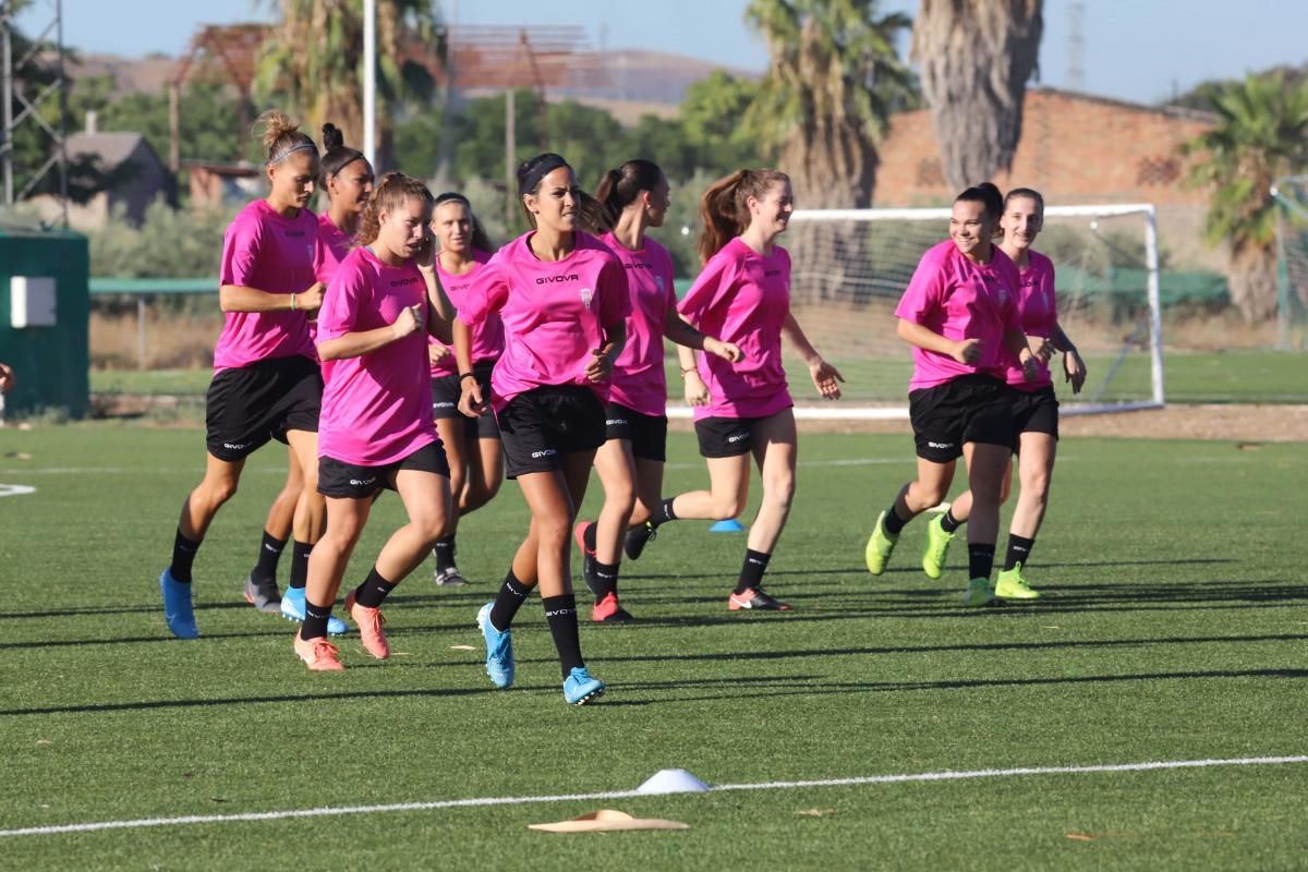 El Córdoba CF Femenino de Ariel Montenegro comienza a rodar