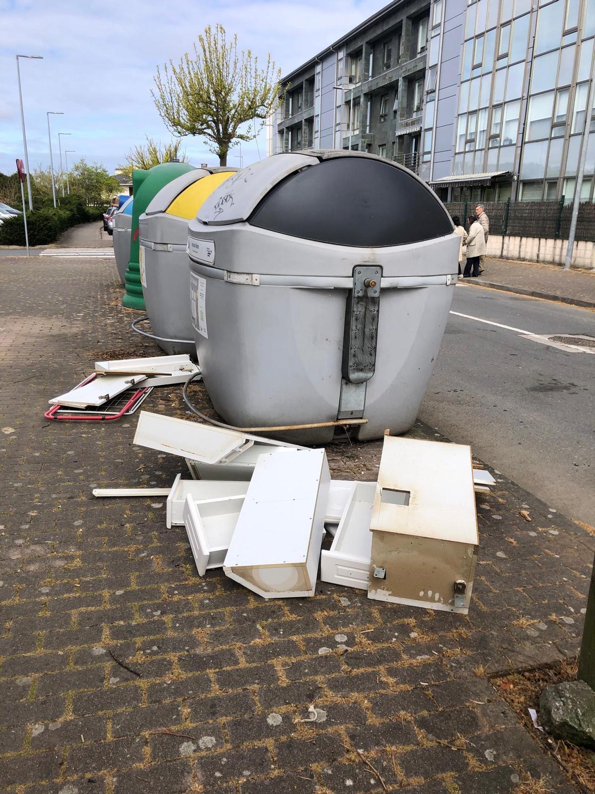Los cartones encontrados en la zona de Beiramar, en Perillo