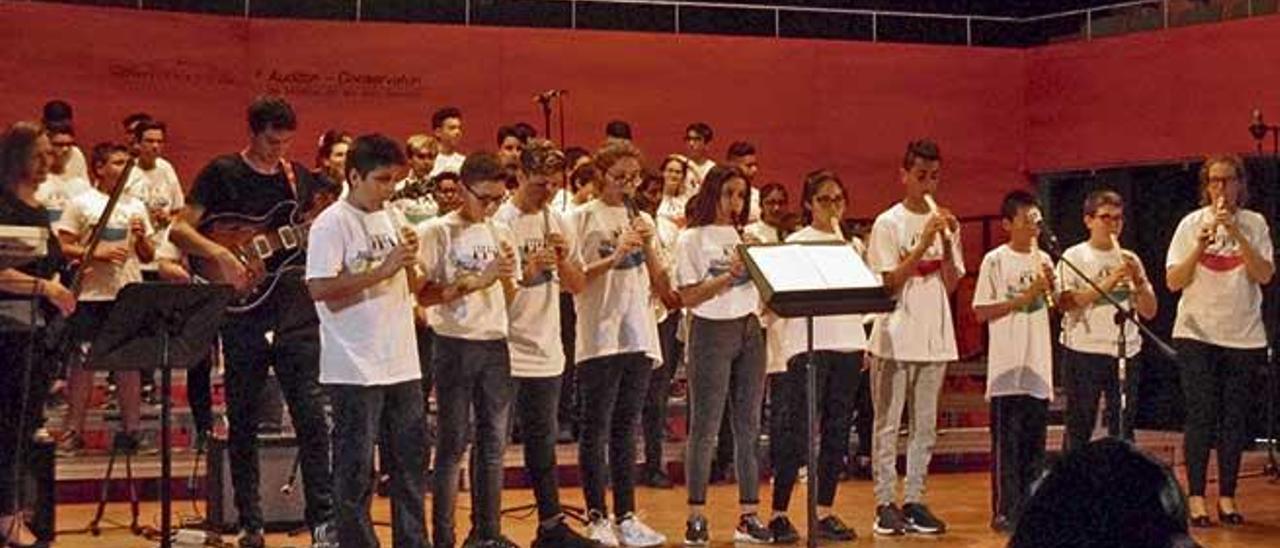 L´acte organitzat per l´IES Madina al Conservatori de Música també volia reivindicar l´educació artística a l´educació secundària.