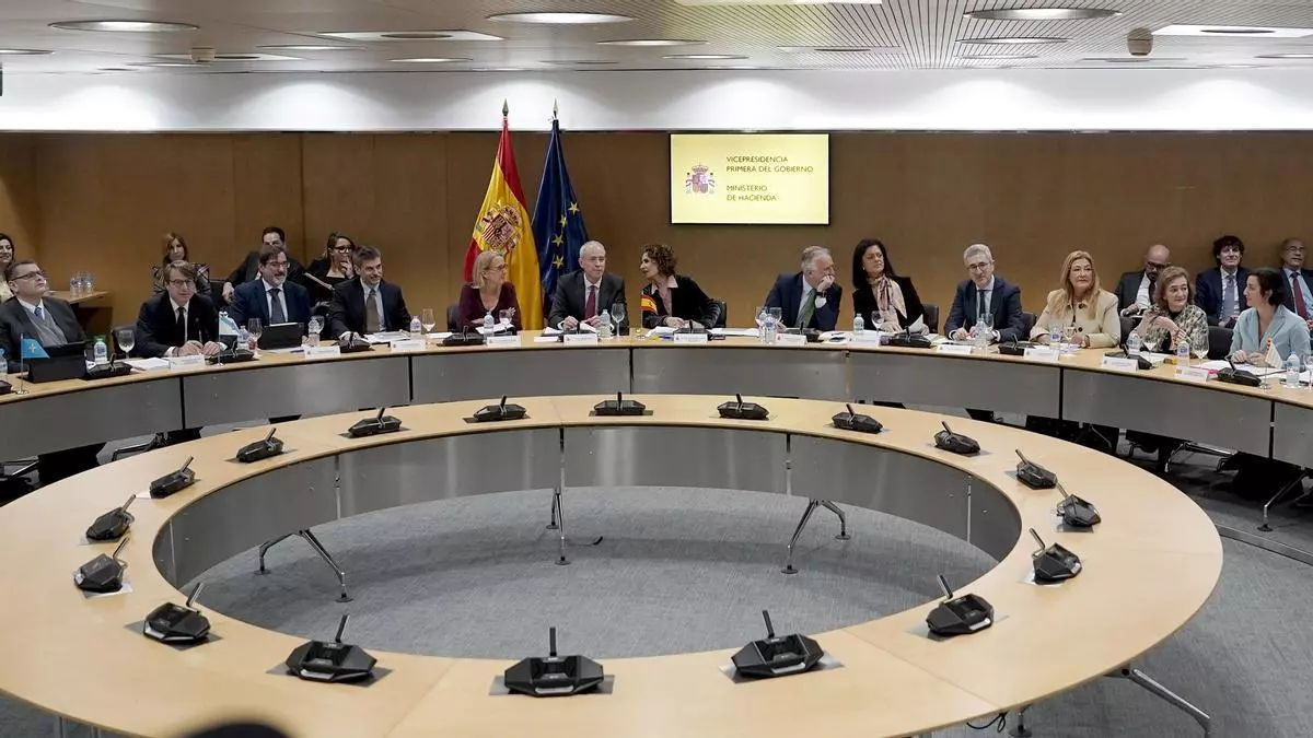 Montero niega “trato de favor” a Catalunya y reta al PP a presentar un modelo de financiación alternativo