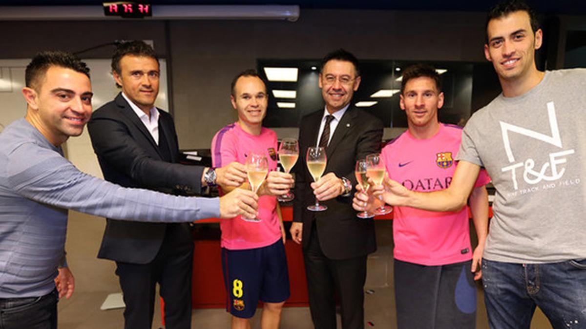 Bartomeu posó con los capitanes y Luis Enrique