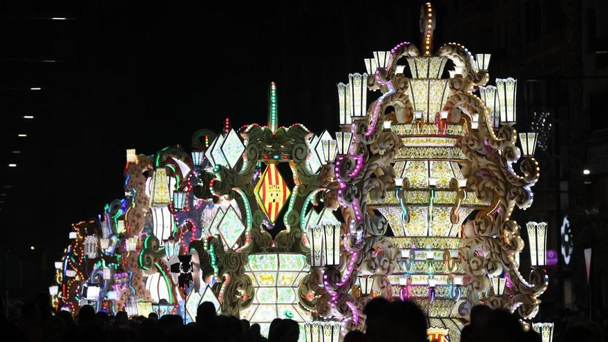 Castelló deslumbra con la ‘llum de tot un poble’ en la Encesa de Gaiates