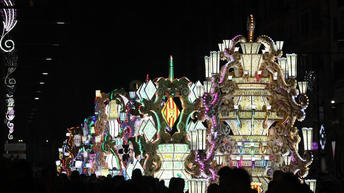 Castelló deslumbra con la ‘llum de tot un poble’ en la Encesa de Gaiates
