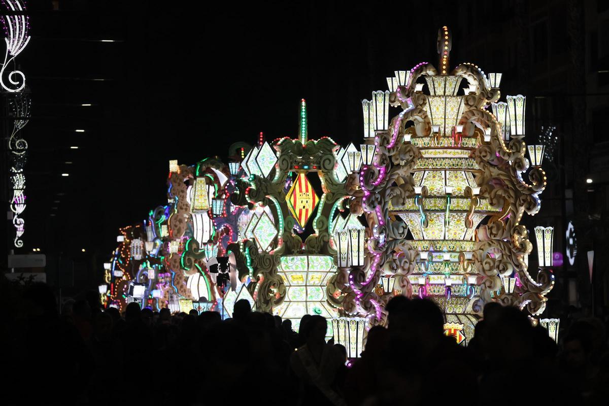 Galería: La Encesa de les Gaiates ilumina Castelló