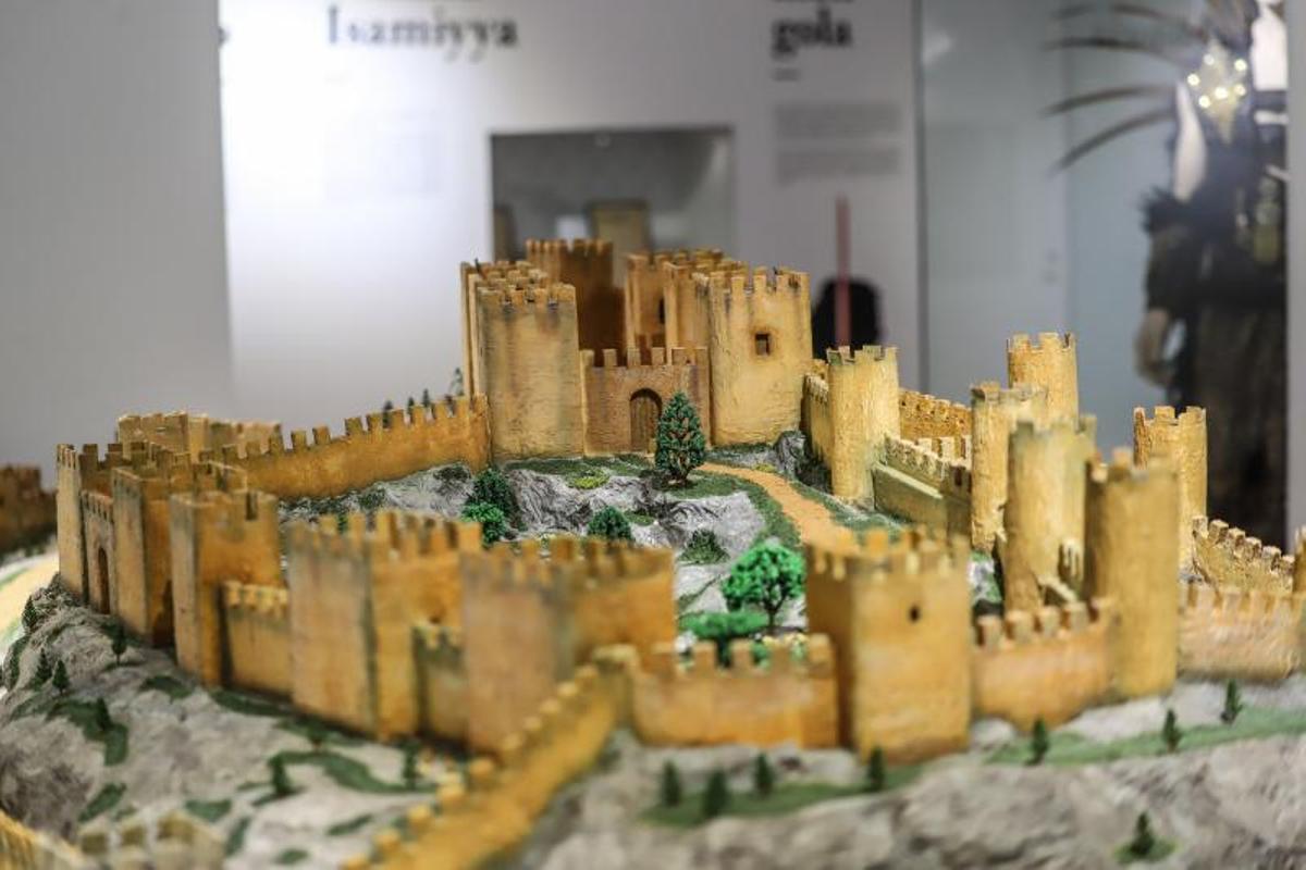 Maqueta de la Orihuela musulmana que se exhibe en el Museo de la Reconquista