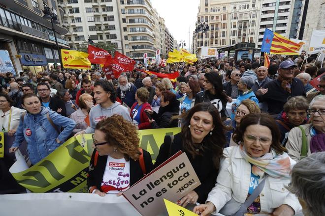 La izquierda valencianista se manifiesta en la primera marcha bajo el ...