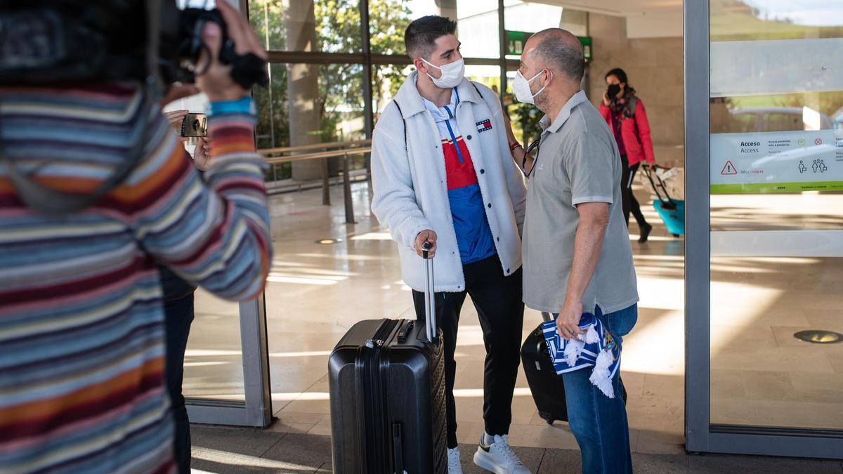 Llegada a la Isla de los nuevos jugadores del CD Tenerife