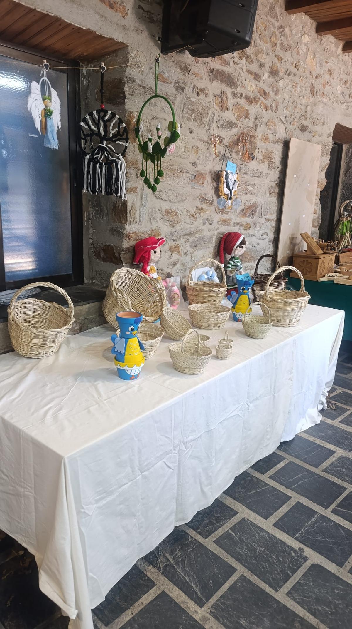 Vigo de Sanabria reúne a vecinos y visitantes en su 7.º Encuentro de Artesanos Vigo de Sanabria reúne a vecinos y visitantes en su 7.º Encuentro de Artesanos