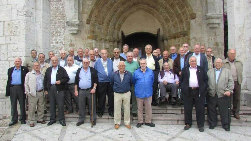 Reunión de exalumnos del colegio de L&#039;Arquera, en Llanes