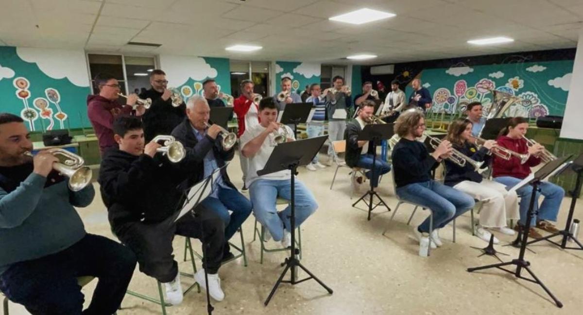 La banda Morvedre, en un ensayo.