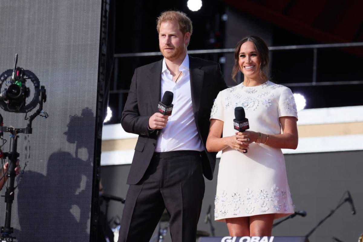 El príncipe Harry junto a Meghan Markle en un acto en Nueva York