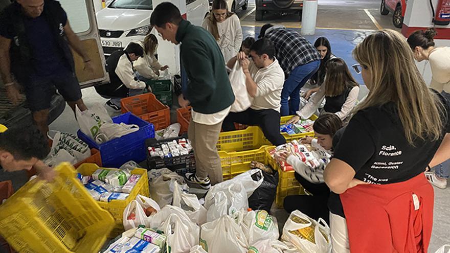 Alumnado de Medicina recauda más de dos toneladas de alimentos