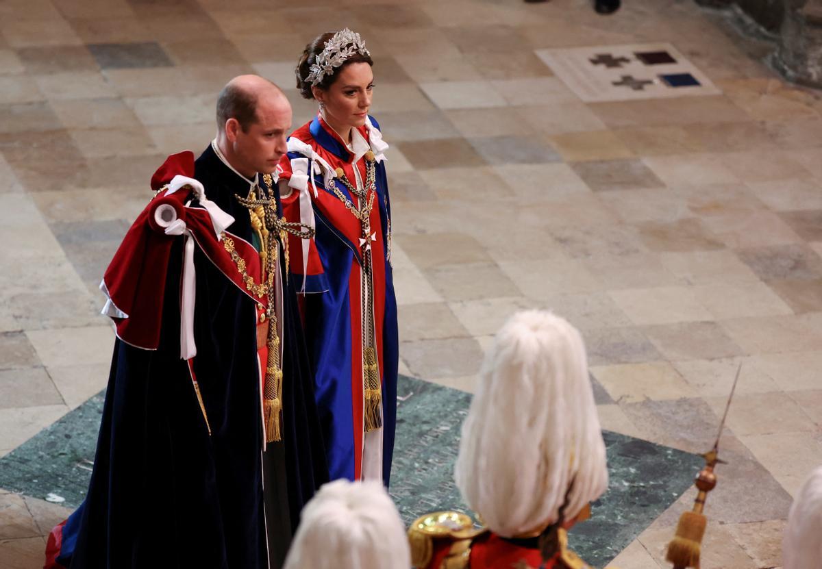 El Príncipe Guillermo y Catalina de Gran Bretaña, Princesa de Gales, asisten a la ceremonia de coronación del Rey Carlos y la Reina Camila de Gran Bretaña en la Abadía de Westminster, en Londres, Gran Bretaña, el 6 de mayo de 2023. REUTERS/Phil Noble/