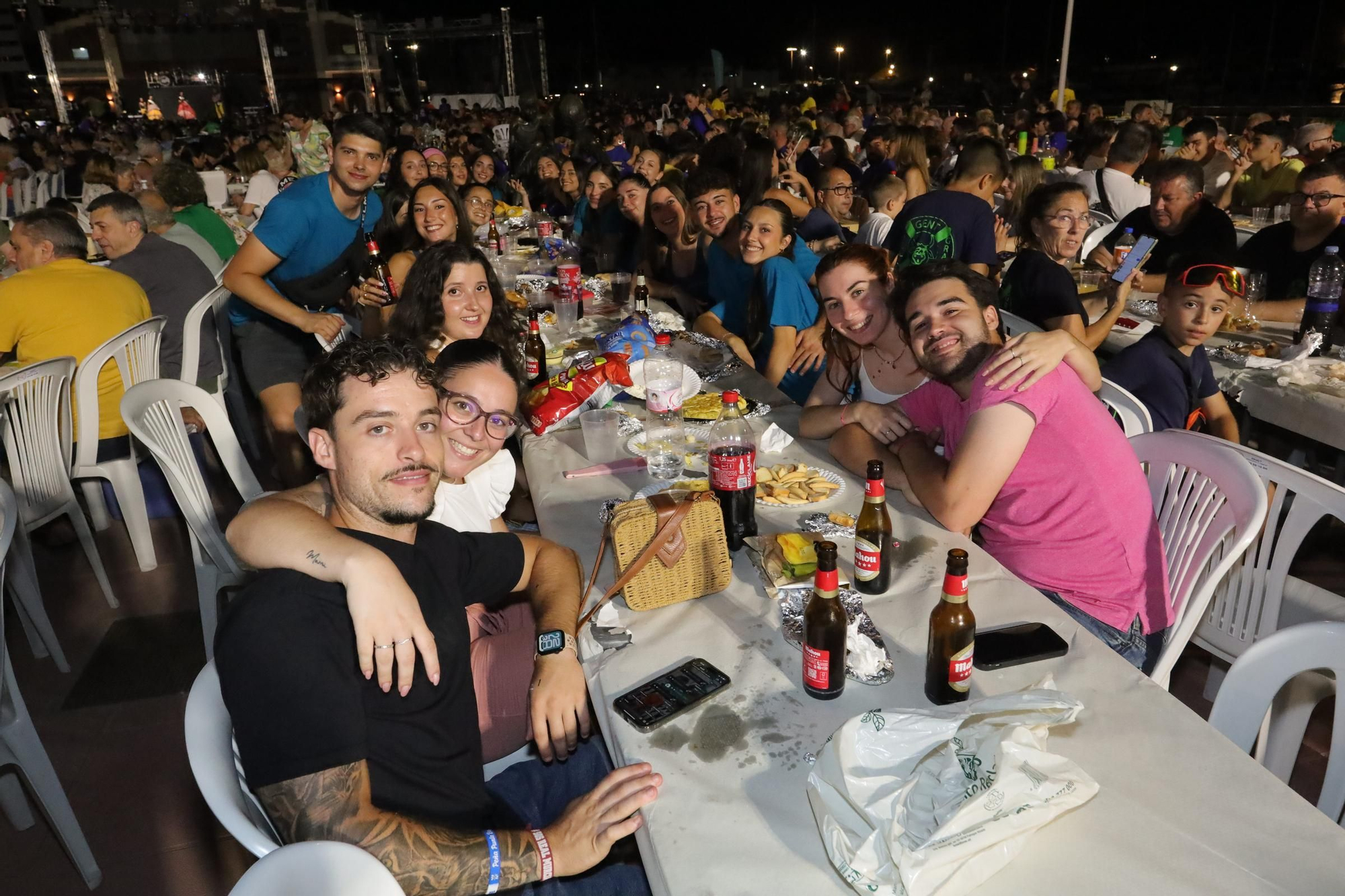 Sopar de pa i porta en las fiestas de Sant Pere del Grau de Castelló