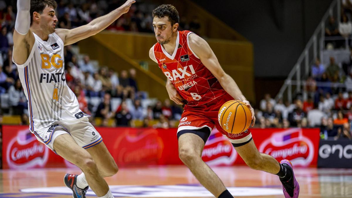 Álex Reyes, durant la victòria del Baxi a la pista del Girona