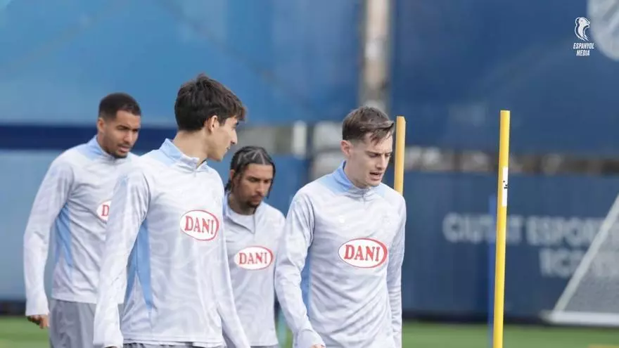 La plantilla del RCD Espanyol una nueva sesión de trabajo