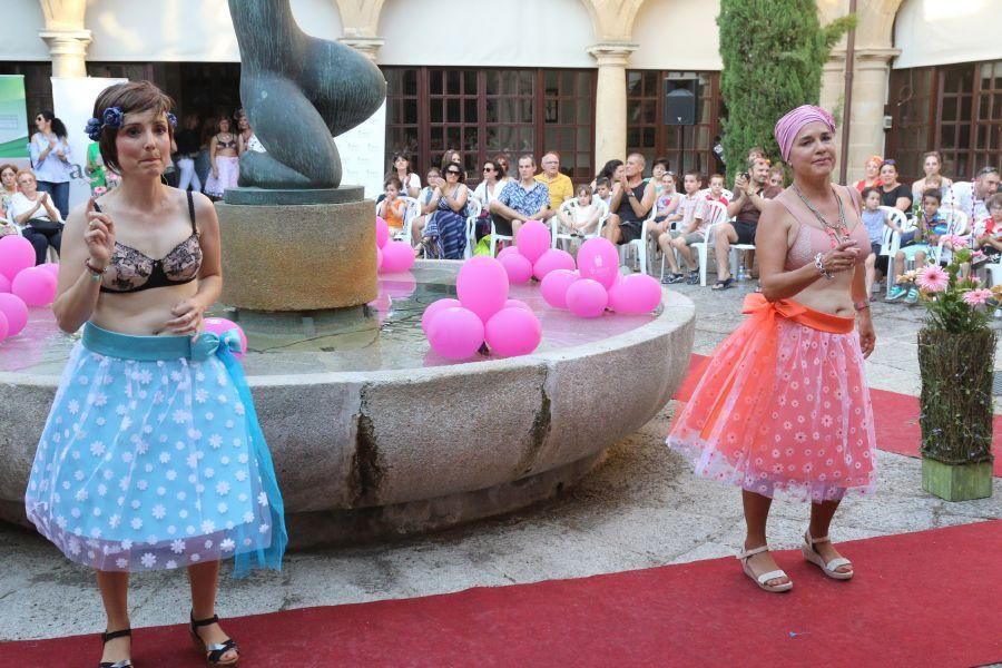 Desfile en Zamora de mujeres operadas de cáncer