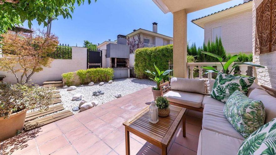 El chalet más lujoso por menos de lo que piensas: piscina, terraza y mucha luz en Petrer