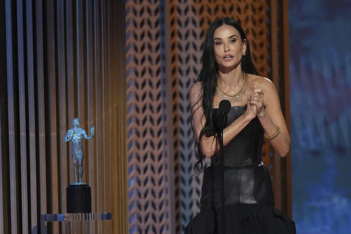 Demi Moore accepts the award for outstanding performance by a female actor in a leading role for "The Substance" during the 31st annual Screen Actors Guild Awards on Sunday, Feb. 23, 2025, at the Shrine Auditorium in Los Angeles. (AP Photo/Chris Pizzello) Associated Press/LaPresse. EDITORIAL USE ONLY/ONLY ITALY AND SPAIN