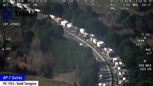 Retenciones de hasta 8 km en la AP‑7 entre Martorell y Gelida (Barcelona) por obras en la vía