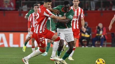 Resumen, goles y highlights del Almería 0 - 3 Alavés de la jornada 22 de LaLiga EA Sports