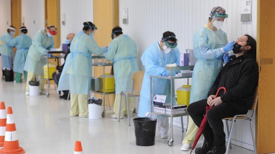 Un equipo de nueve enfermeras del centro de salud realizó el cribado a 634 vecinos. | // BERNABÉ / JAVIER LALÍN