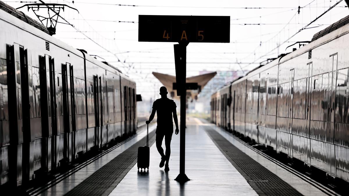 Desconvocada la huelga para mañana de Renfe y Adif.