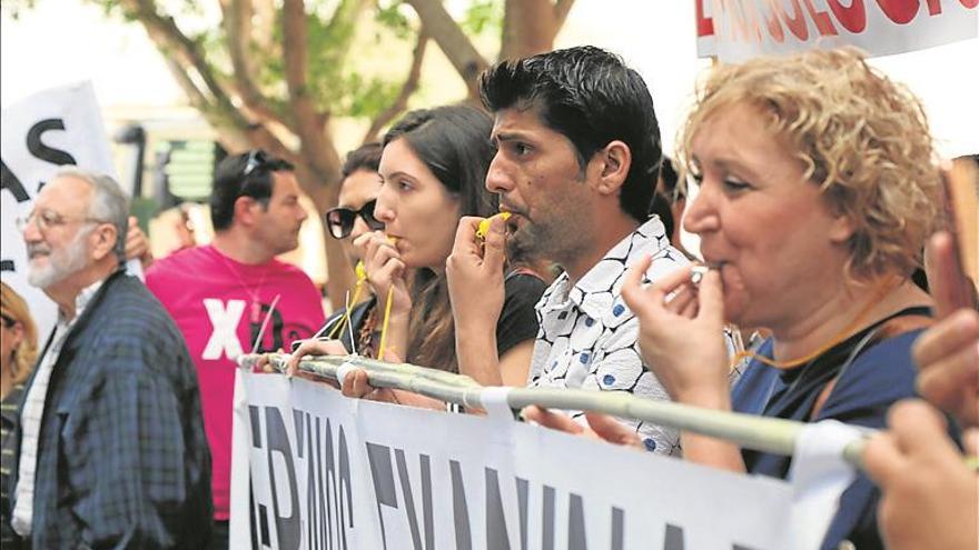 Piden externalizar el examen de Tráfico tras prolongarse la huelga