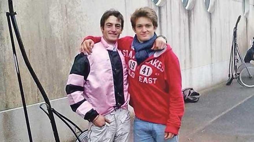Guillem Roig y su hermano Rafel, en el hipódromo de Lyon-La Soie.