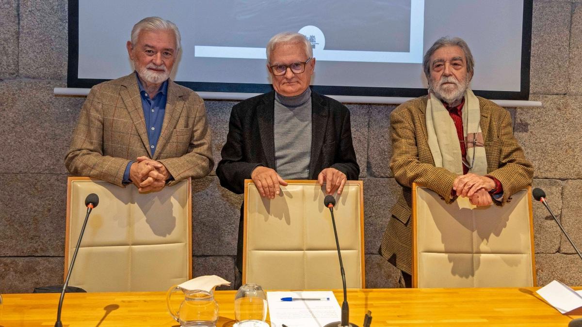 a de Darío Villanueva, Xosé Manuel Villanueva y José Manuel González Herrán.