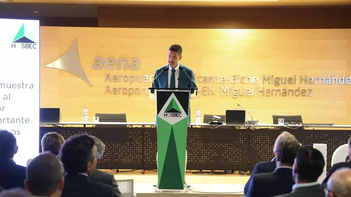 Fede Fuster, presidente de Hosbec, a la consellera de Turismo Marián Cano: "No sería la primera ocasión que alguien intenta controlarnos"