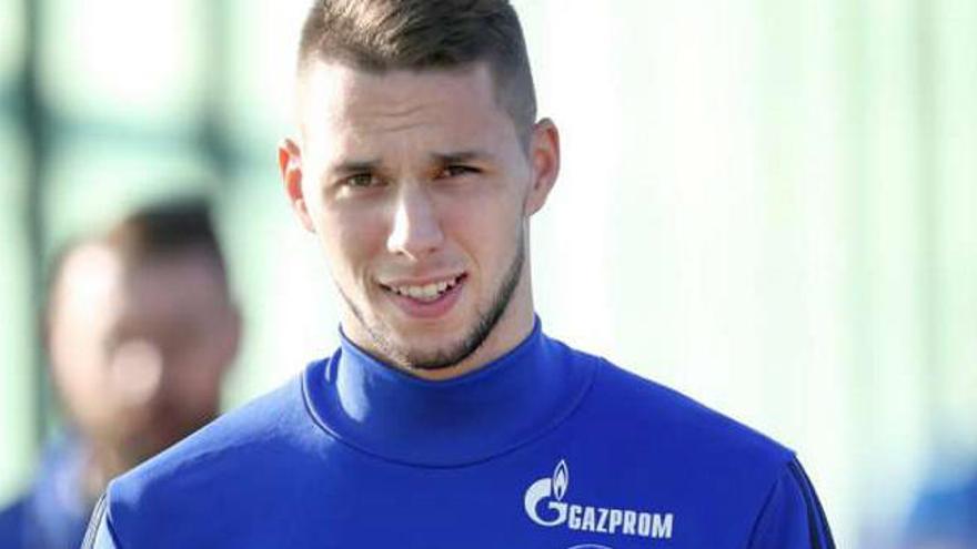 Marko Pjaca con el Schalke alemán.