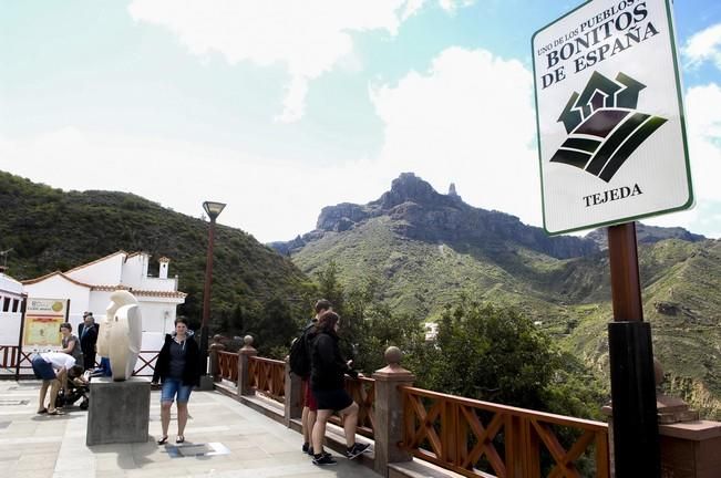 VISITA DE FERNANDO CLAVIJO A TEJEDA