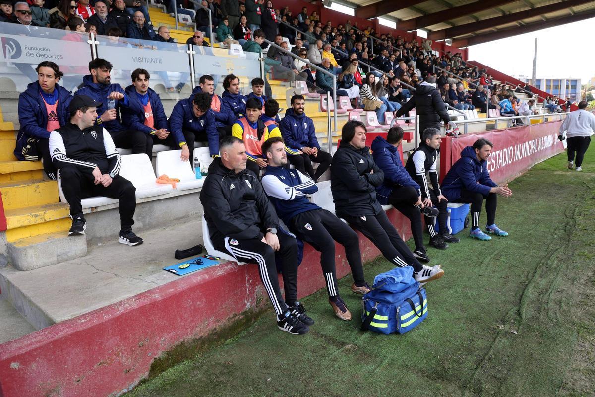 Las imágenes del duelo trascendental entre el Arosa y el Compostela Las imágenes del duelo trascendental entre el Arosa y el Compostela