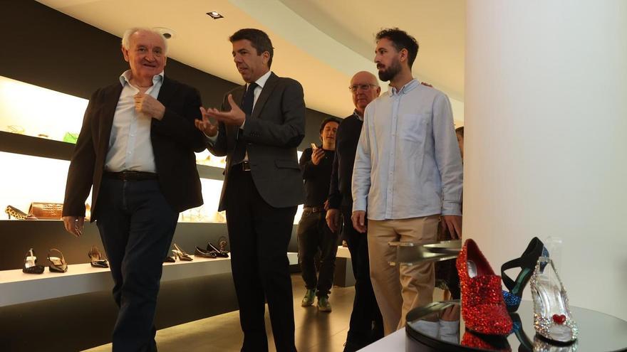 Mazón durante su visita a Inescop en Elda