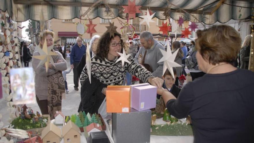 El mercadillo navideño contó con gran animación.