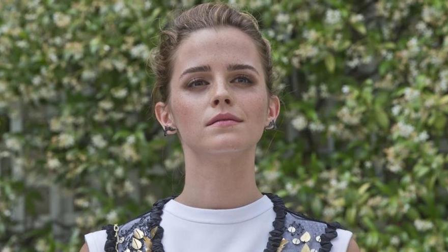 Emma Watson esconde cien libros en París