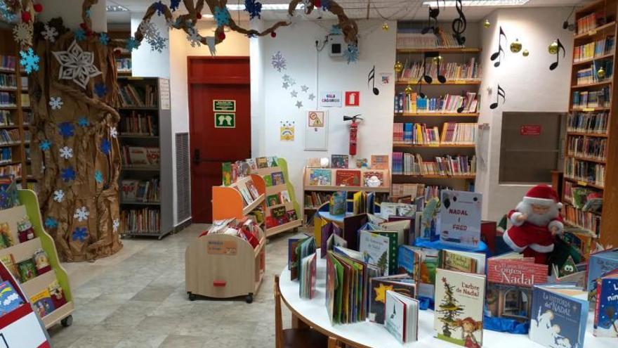 Más de 250 cuentos sobre el frío y la Navidad en la zona infantil de la biblioteca de Ibiza
