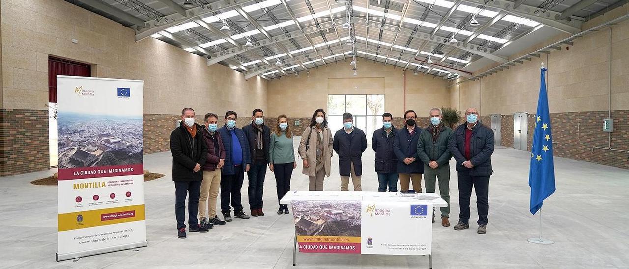 Autoridades, técnicos municipales y responsables de las empresas que acometieron la adecuación del recinto.