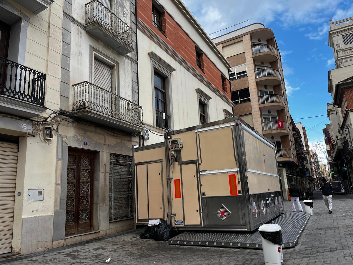 El edificio tiene fachada protegida.