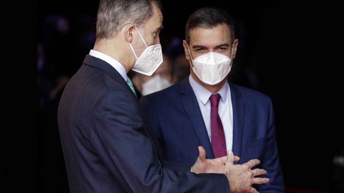 El rey apadrina junto a Pedro Sánchez la inauguración del Mobile World Congress de Barcelona.