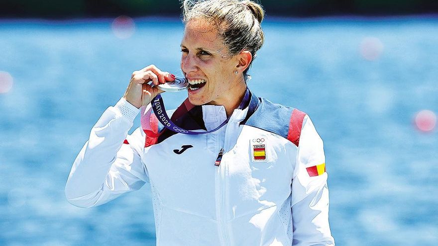 SUBCAMPEONA OLÍMPICA Teresa Portela, con la plata conseguida en Tokio. Foto: Xunta