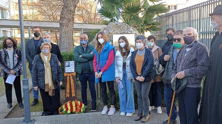 Los participantes en el acto de homenaje celebrado en el IES Mossèn Alcover de Manacor.