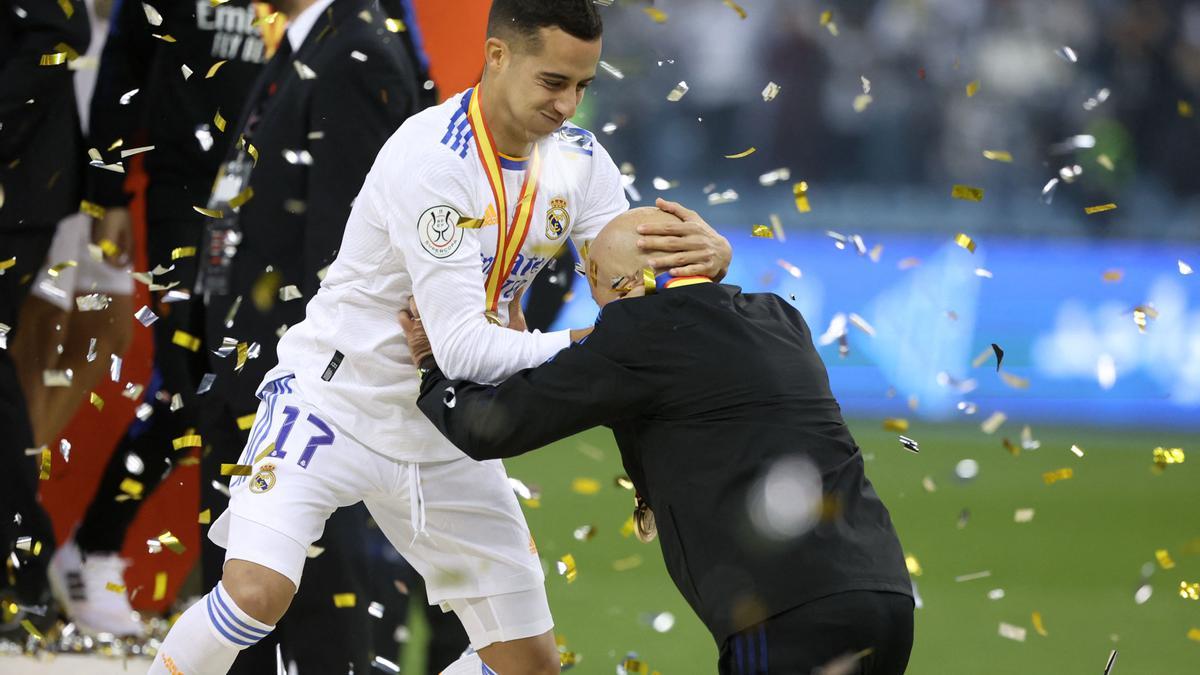 Lucas Vázquez, en la celebración del título