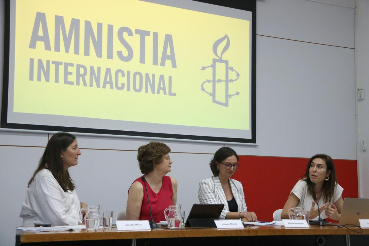 Roda de premsa d'Amnistia Internacional a la seu del Col·legi de Periodistes