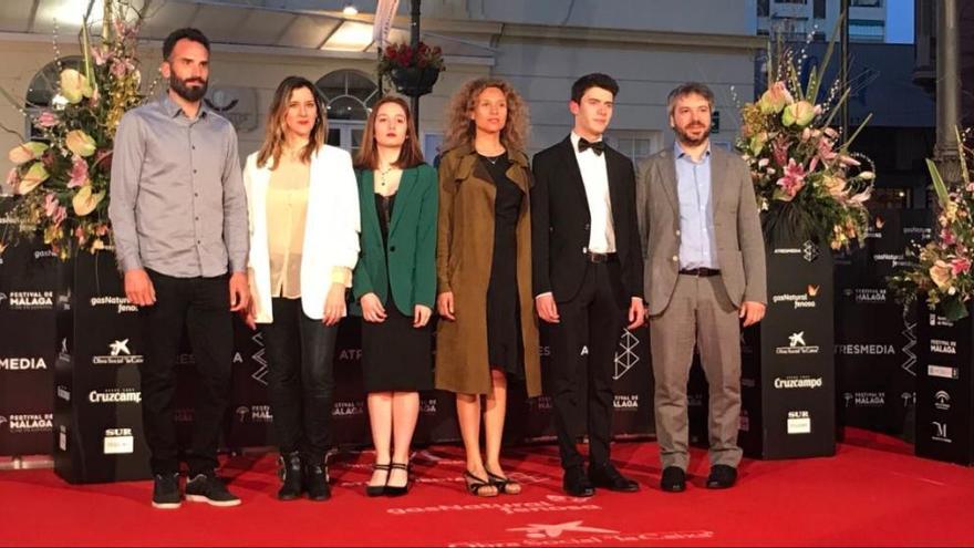 El equipo del filme, anoche en la alfombra roja.