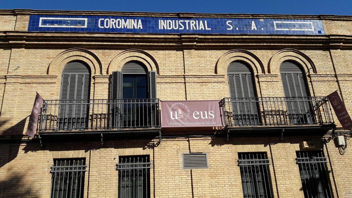 La sede de la editorial Universidad de Sevilla, ubicada en el Edificio Corominas, obra de Aníbal González en el barrio de El Porvenir. / El Correo