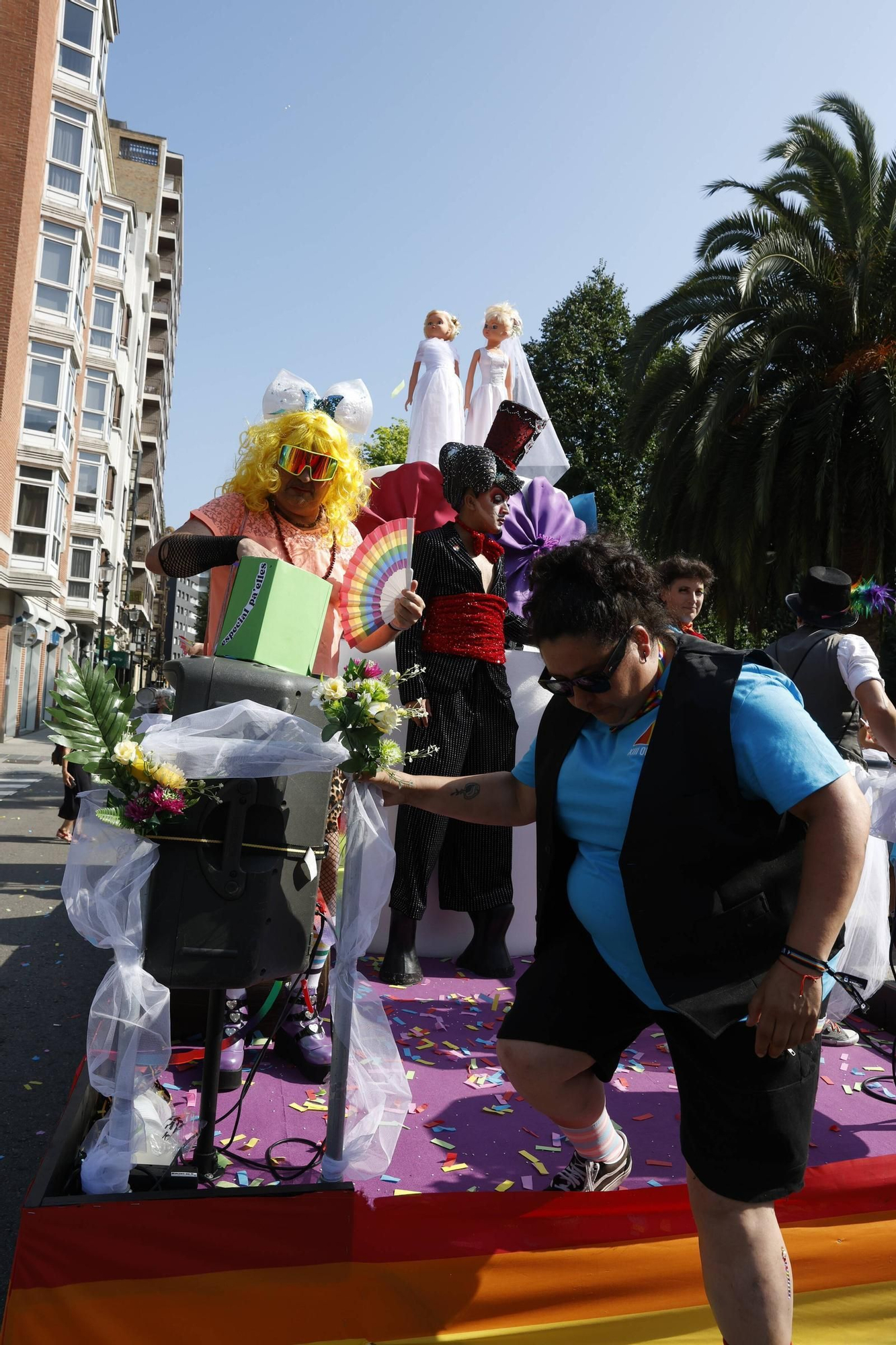 Así fue el desfile del Orgullo en Gijón (en imágenes)